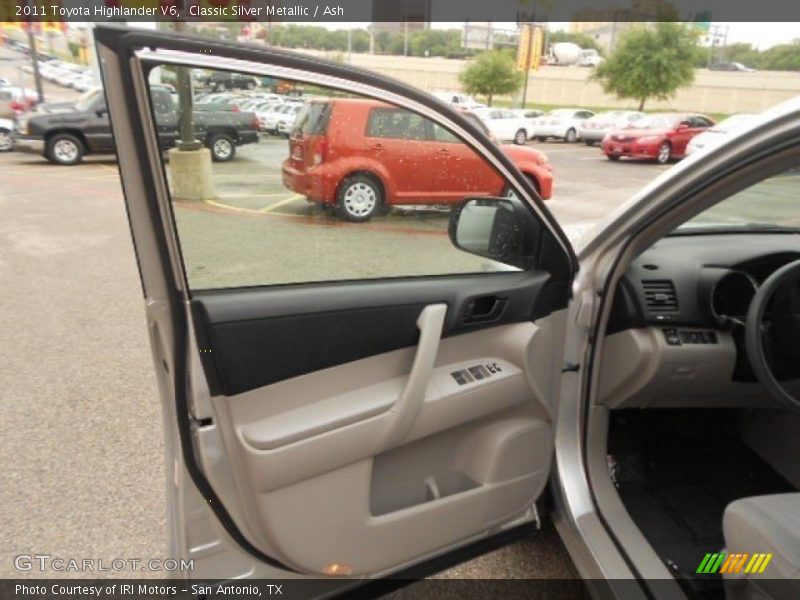 Classic Silver Metallic / Ash 2011 Toyota Highlander V6