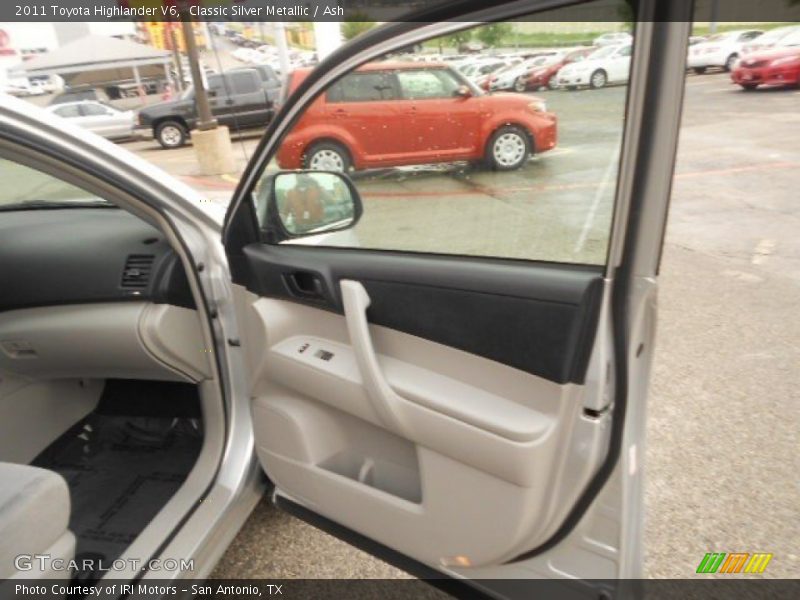 Classic Silver Metallic / Ash 2011 Toyota Highlander V6