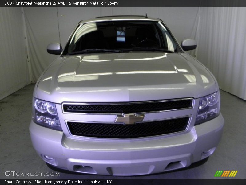 Silver Birch Metallic / Ebony 2007 Chevrolet Avalanche LS 4WD