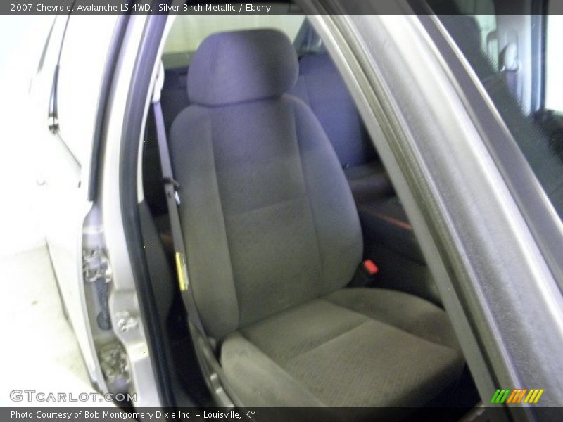 Silver Birch Metallic / Ebony 2007 Chevrolet Avalanche LS 4WD