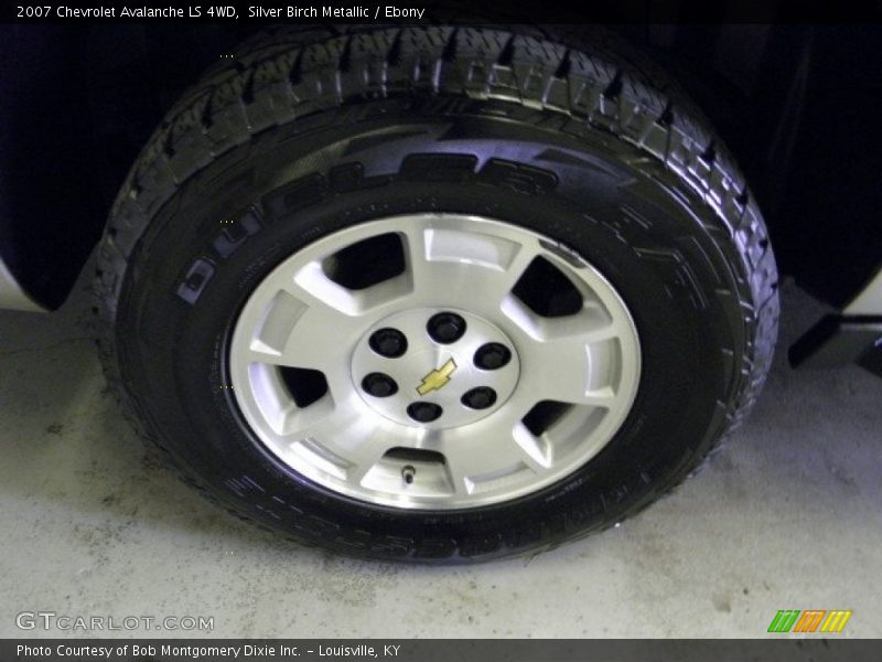 Silver Birch Metallic / Ebony 2007 Chevrolet Avalanche LS 4WD
