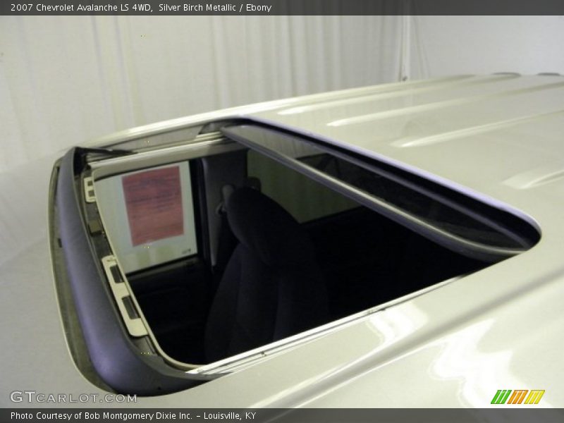 Silver Birch Metallic / Ebony 2007 Chevrolet Avalanche LS 4WD