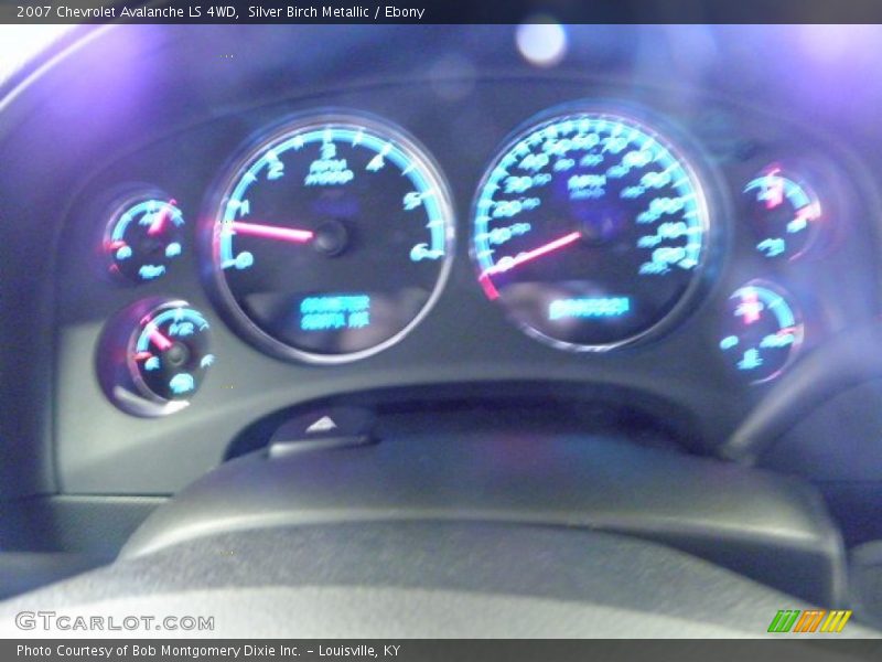 Silver Birch Metallic / Ebony 2007 Chevrolet Avalanche LS 4WD