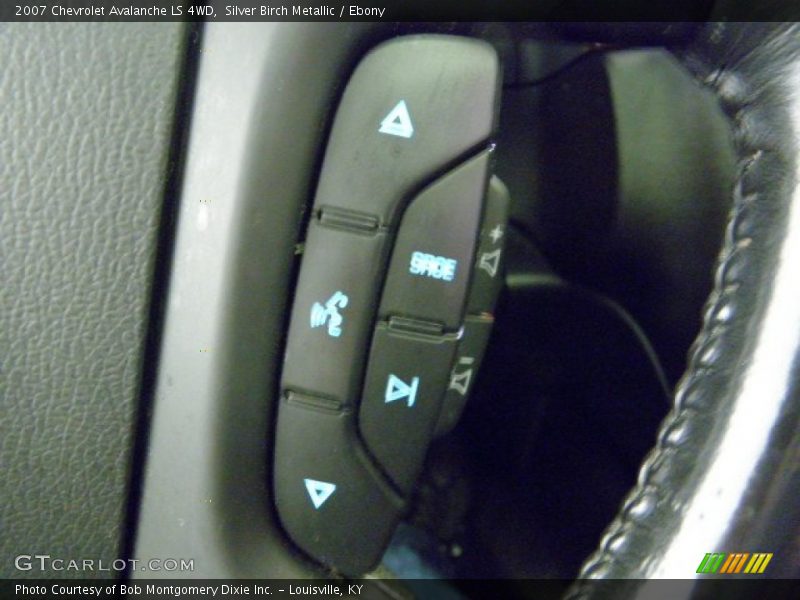 Silver Birch Metallic / Ebony 2007 Chevrolet Avalanche LS 4WD