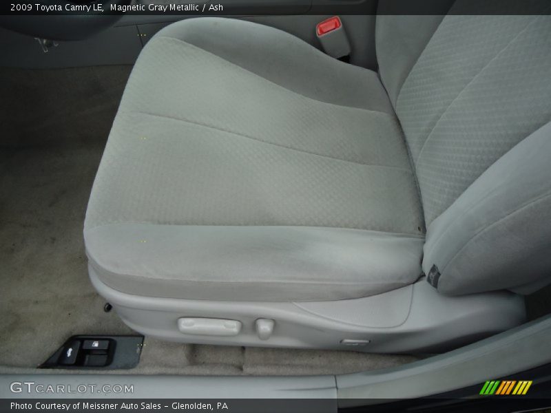 Magnetic Gray Metallic / Ash 2009 Toyota Camry LE