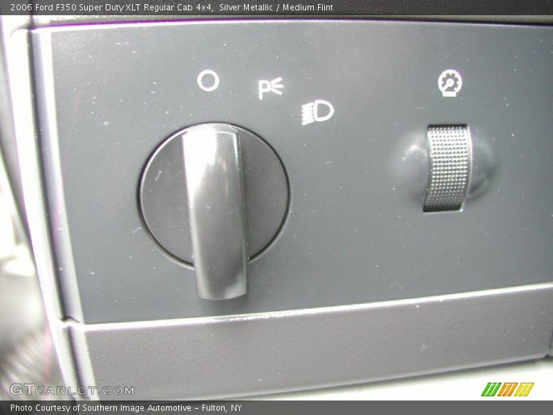 Controls of 2006 F350 Super Duty XLT Regular Cab 4x4