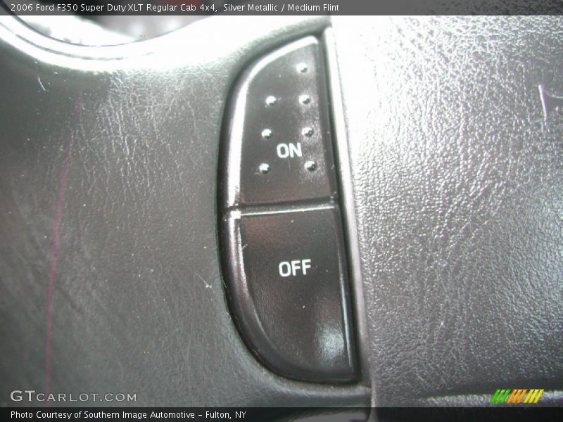 Controls of 2006 F350 Super Duty XLT Regular Cab 4x4