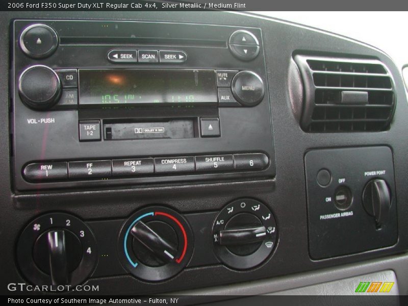 Controls of 2006 F350 Super Duty XLT Regular Cab 4x4