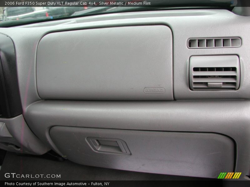 Silver Metallic / Medium Flint 2006 Ford F350 Super Duty XLT Regular Cab 4x4