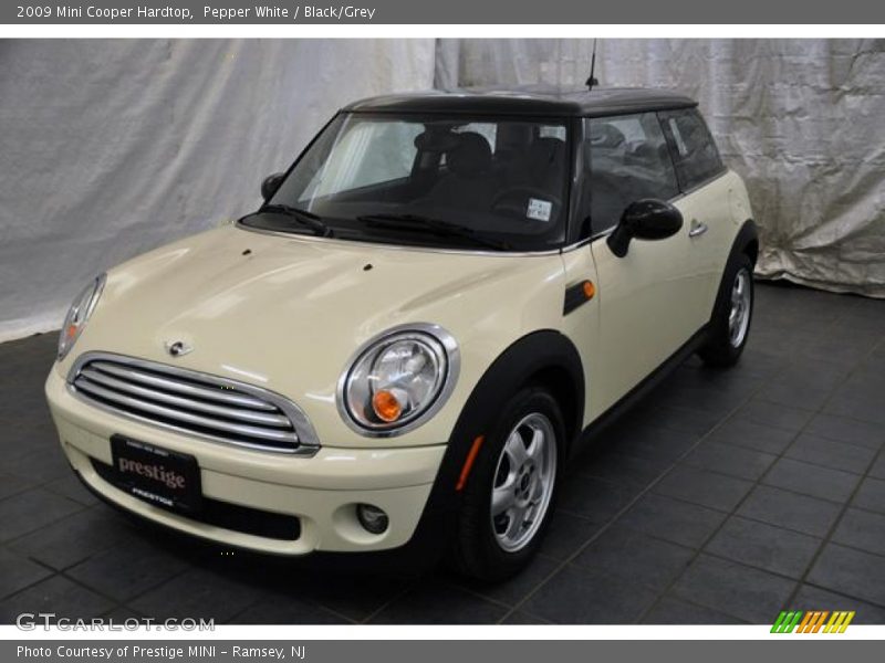 Pepper White / Black/Grey 2009 Mini Cooper Hardtop
