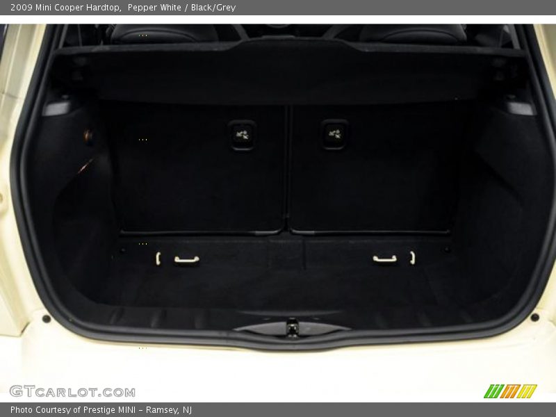 Pepper White / Black/Grey 2009 Mini Cooper Hardtop
