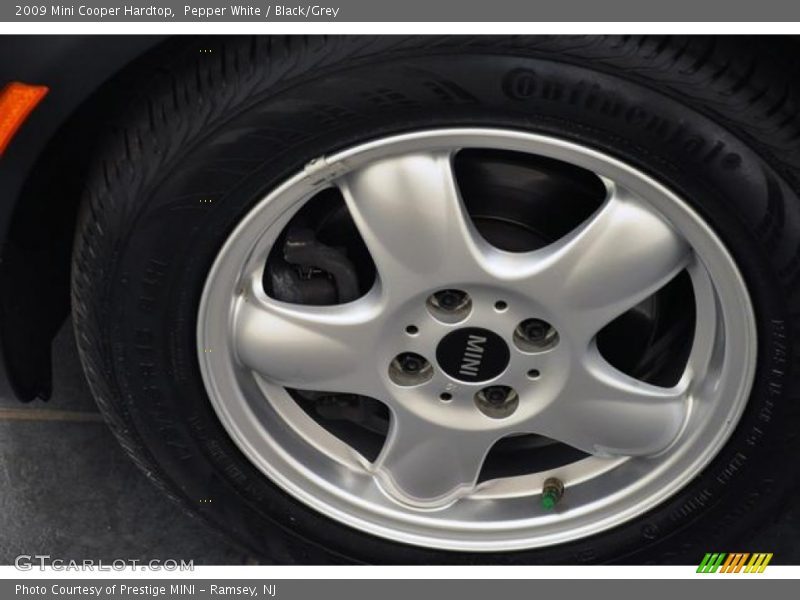Pepper White / Black/Grey 2009 Mini Cooper Hardtop