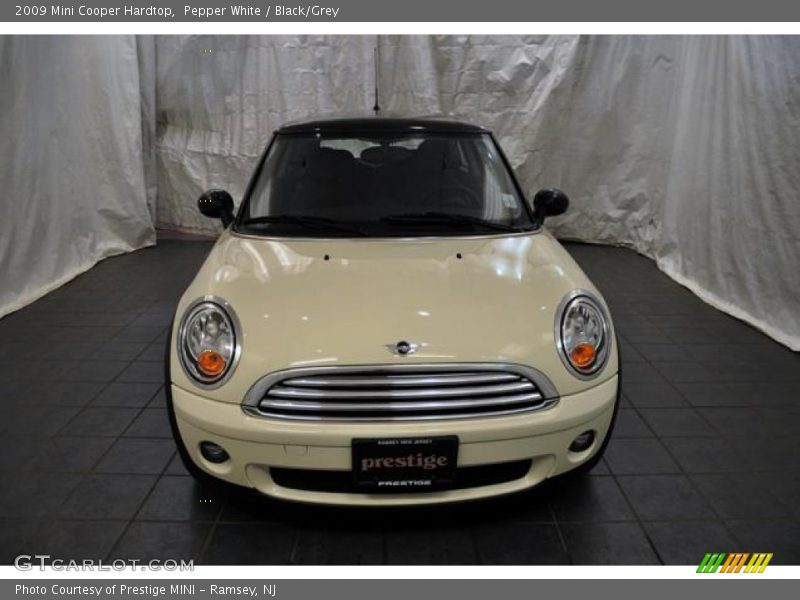 Pepper White / Black/Grey 2009 Mini Cooper Hardtop