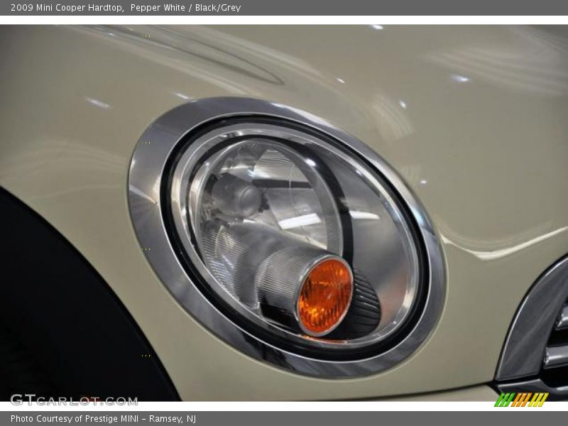 Pepper White / Black/Grey 2009 Mini Cooper Hardtop