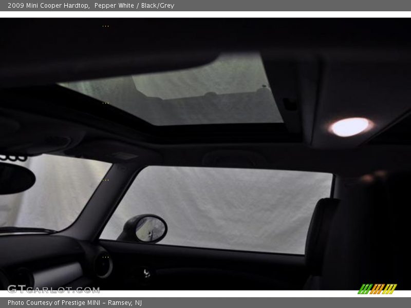 Pepper White / Black/Grey 2009 Mini Cooper Hardtop