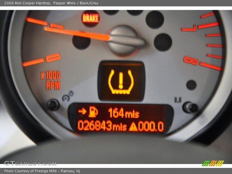 Pepper White / Black/Grey 2009 Mini Cooper Hardtop