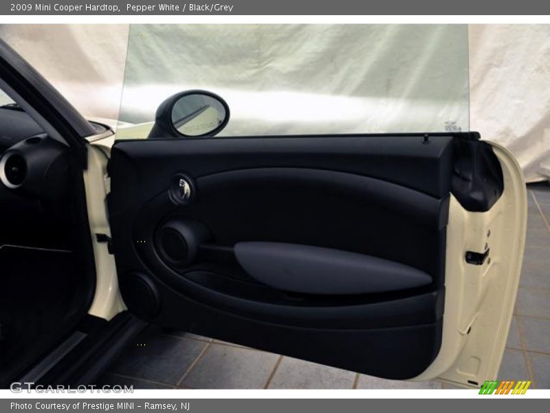Pepper White / Black/Grey 2009 Mini Cooper Hardtop