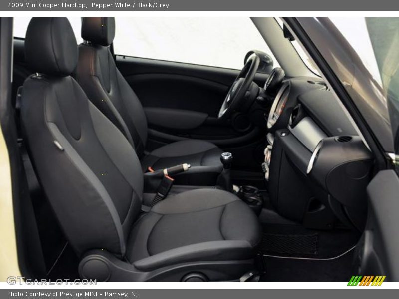 Pepper White / Black/Grey 2009 Mini Cooper Hardtop