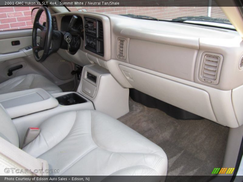 Dashboard of 2001 Yukon XL SLT 4x4