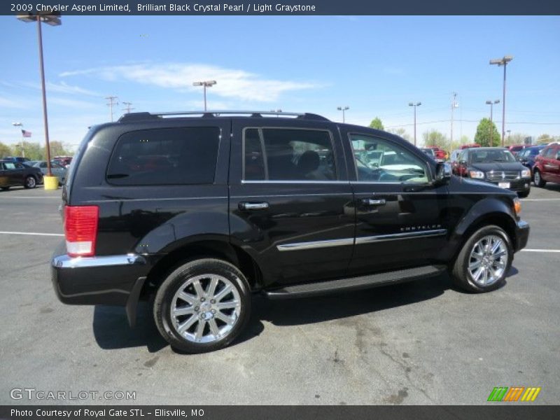 Brilliant Black Crystal Pearl / Light Graystone 2009 Chrysler Aspen Limited