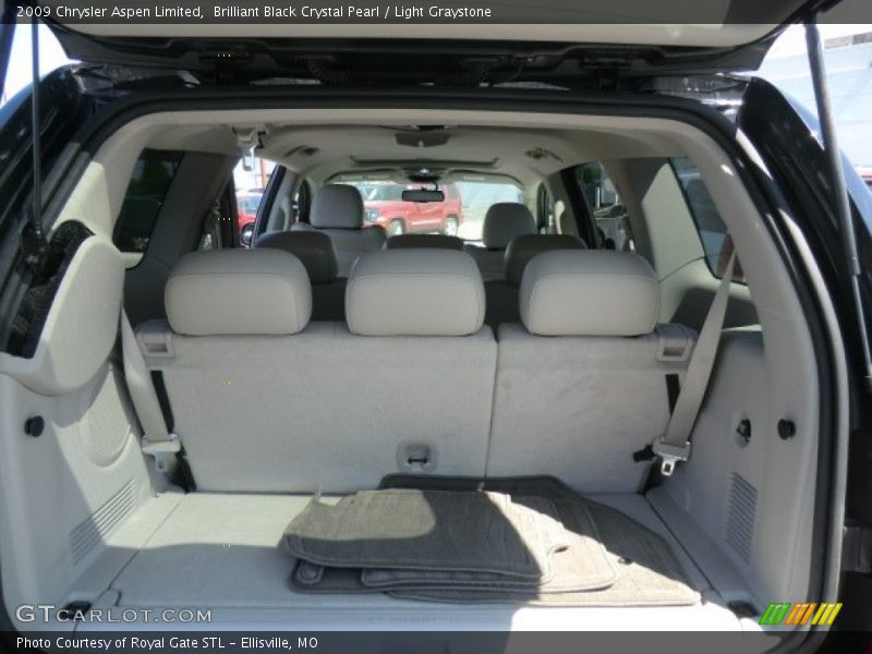 Brilliant Black Crystal Pearl / Light Graystone 2009 Chrysler Aspen Limited