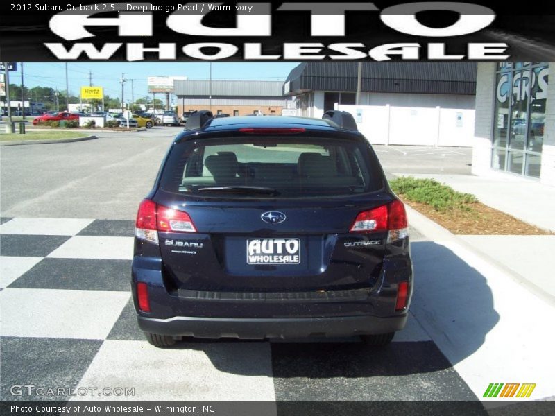 Deep Indigo Pearl / Warm Ivory 2012 Subaru Outback 2.5i