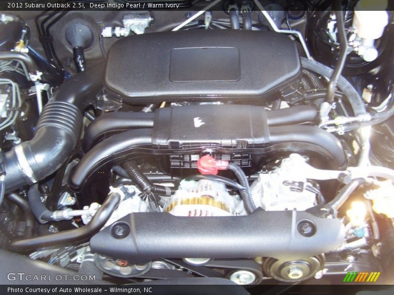 Deep Indigo Pearl / Warm Ivory 2012 Subaru Outback 2.5i
