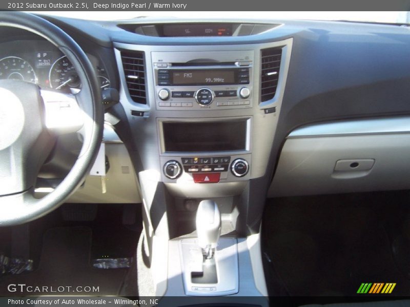 Deep Indigo Pearl / Warm Ivory 2012 Subaru Outback 2.5i