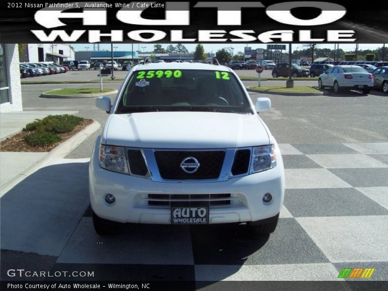 Avalanche White / Cafe Latte 2012 Nissan Pathfinder S