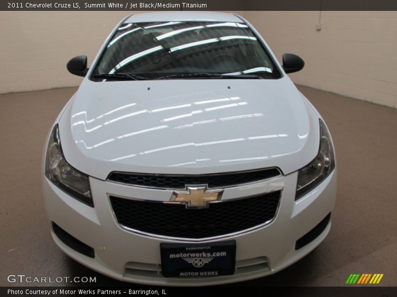 Summit White / Jet Black/Medium Titanium 2011 Chevrolet Cruze LS