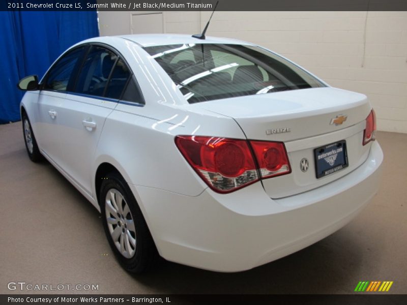 Summit White / Jet Black/Medium Titanium 2011 Chevrolet Cruze LS