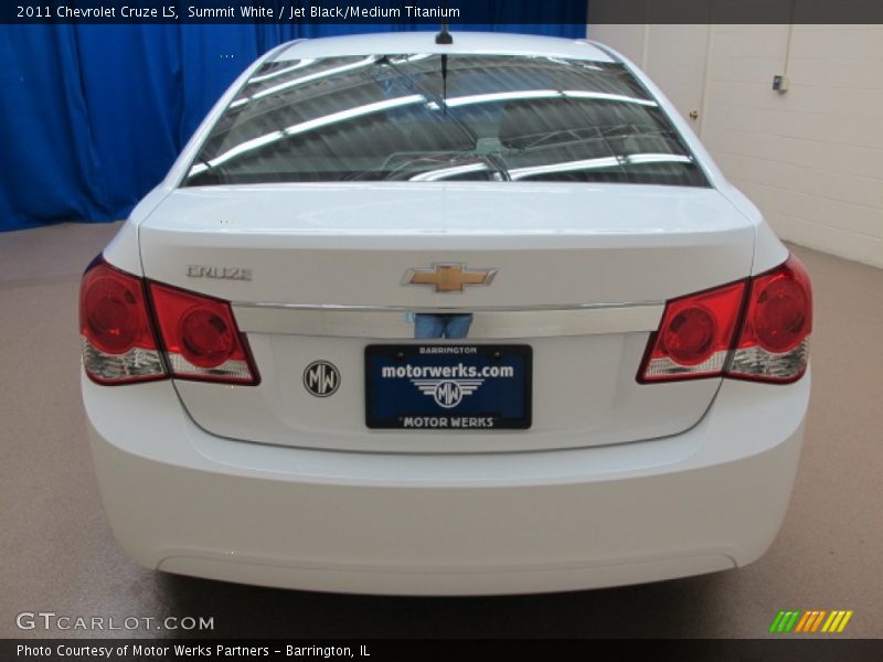 Summit White / Jet Black/Medium Titanium 2011 Chevrolet Cruze LS