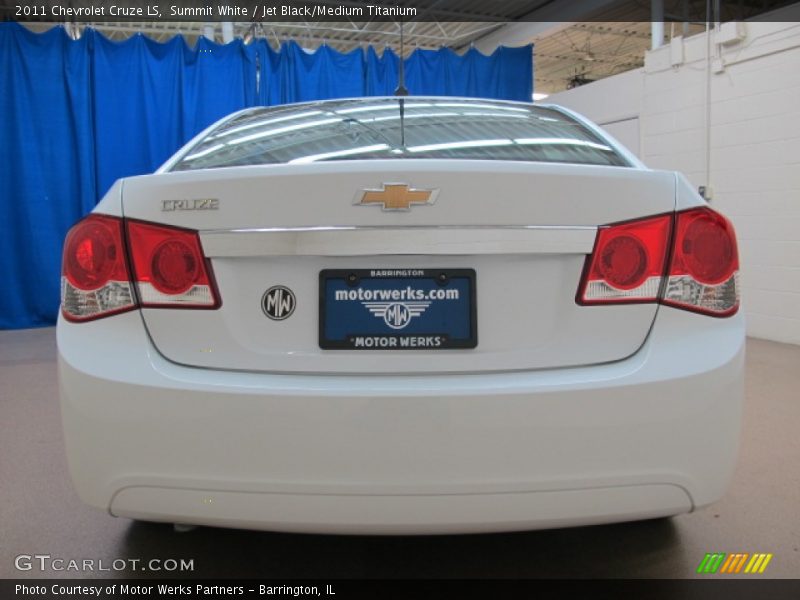 Summit White / Jet Black/Medium Titanium 2011 Chevrolet Cruze LS