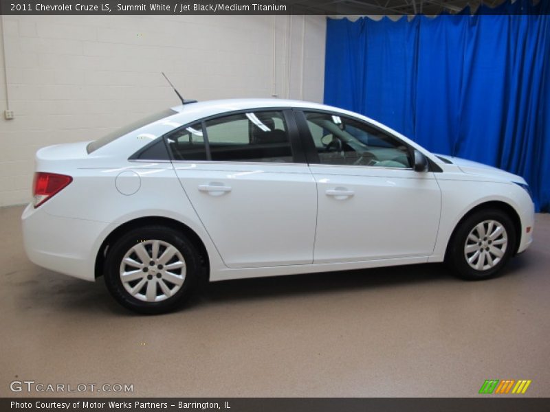 Summit White / Jet Black/Medium Titanium 2011 Chevrolet Cruze LS