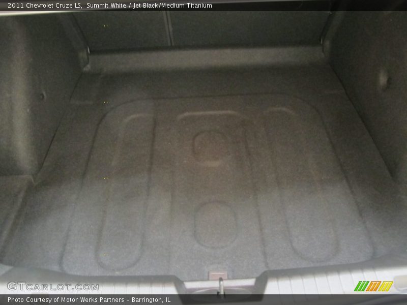 Summit White / Jet Black/Medium Titanium 2011 Chevrolet Cruze LS