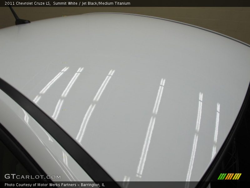 Summit White / Jet Black/Medium Titanium 2011 Chevrolet Cruze LS