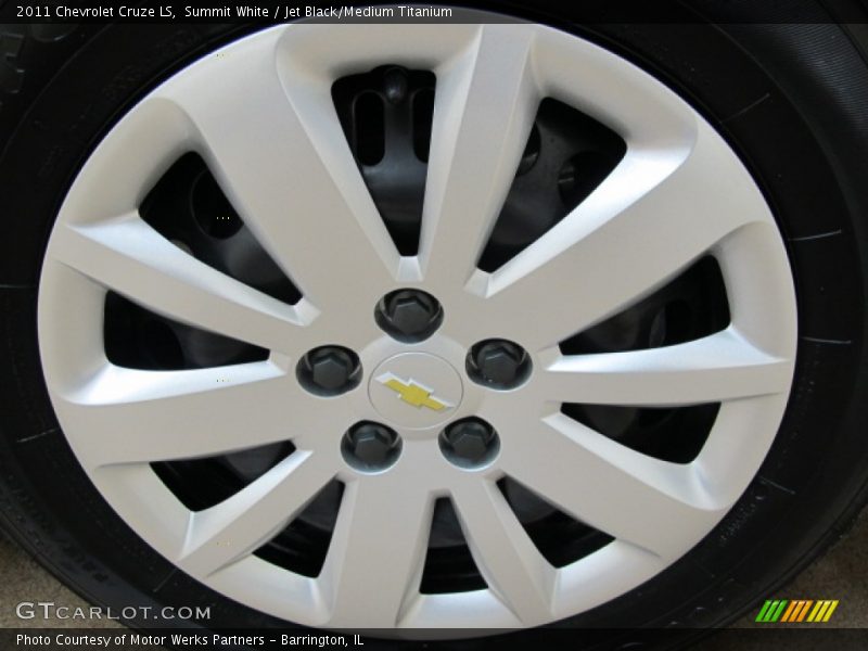 Summit White / Jet Black/Medium Titanium 2011 Chevrolet Cruze LS