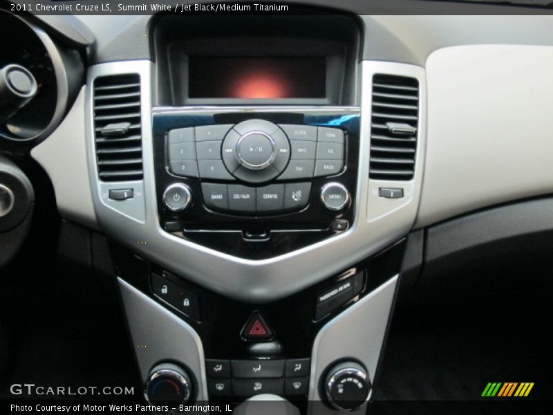 Controls of 2011 Cruze LS