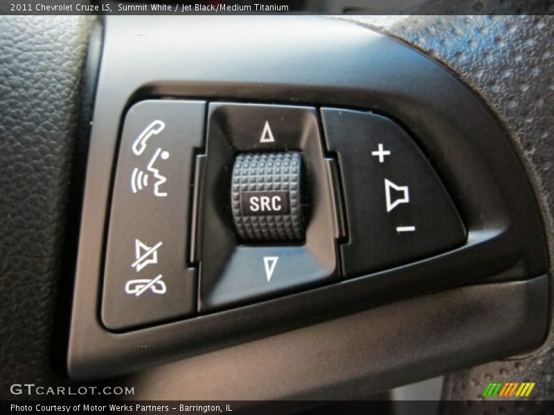 Controls of 2011 Cruze LS