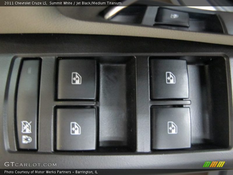 Controls of 2011 Cruze LS