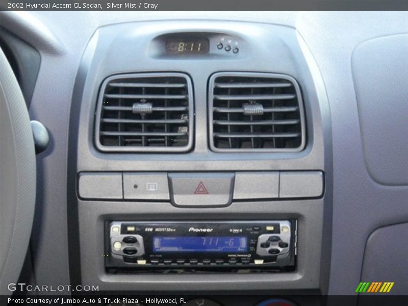 Silver Mist / Gray 2002 Hyundai Accent GL Sedan