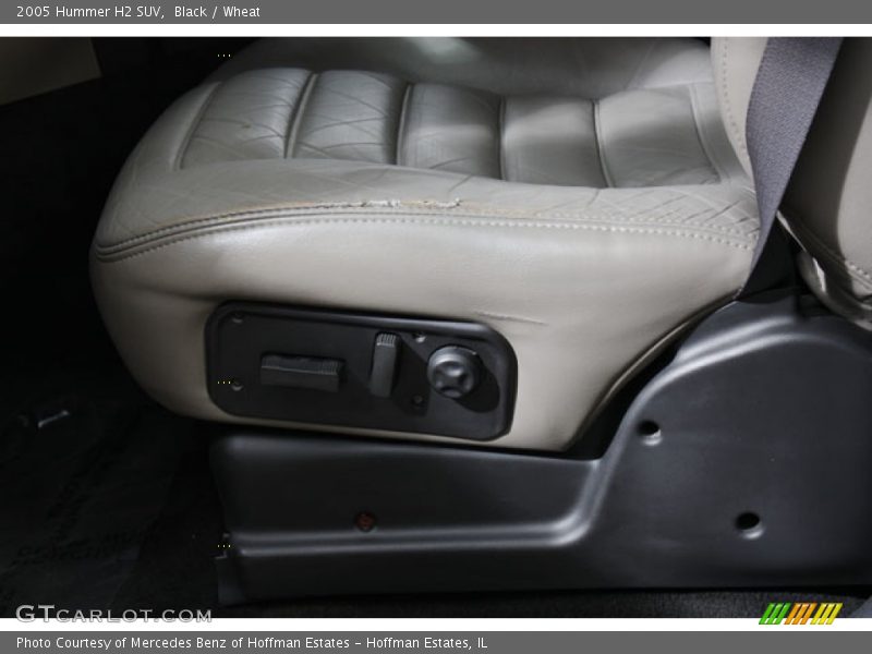 Front Seat of 2005 H2 SUV