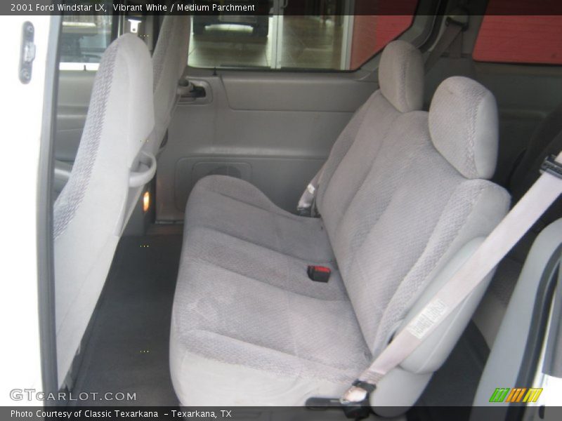 Vibrant White / Medium Parchment 2001 Ford Windstar LX
