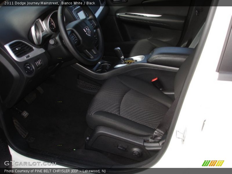 Bianco White / Black 2011 Dodge Journey Mainstreet