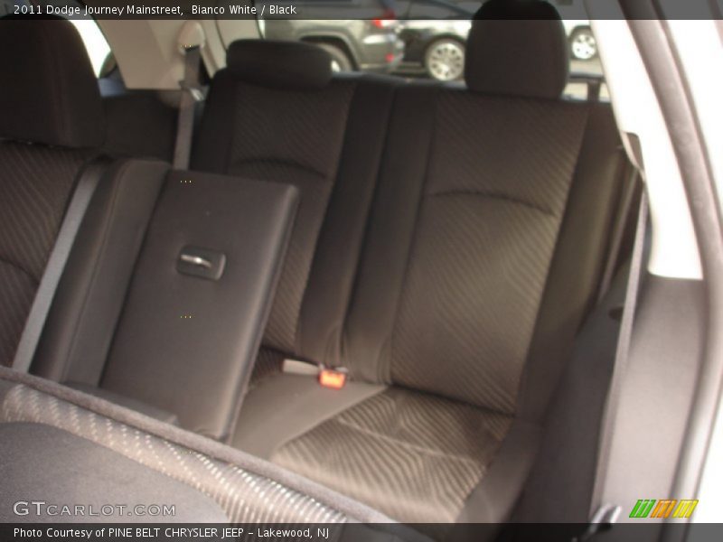 Bianco White / Black 2011 Dodge Journey Mainstreet