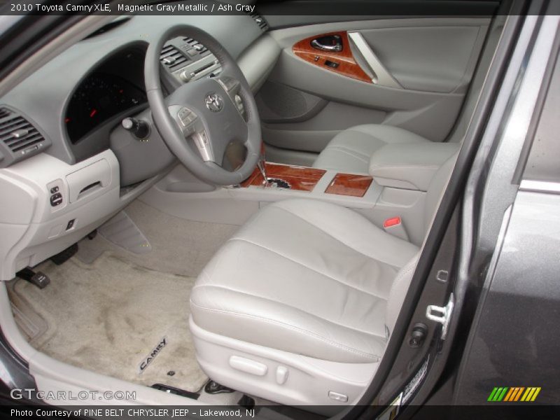Magnetic Gray Metallic / Ash Gray 2010 Toyota Camry XLE