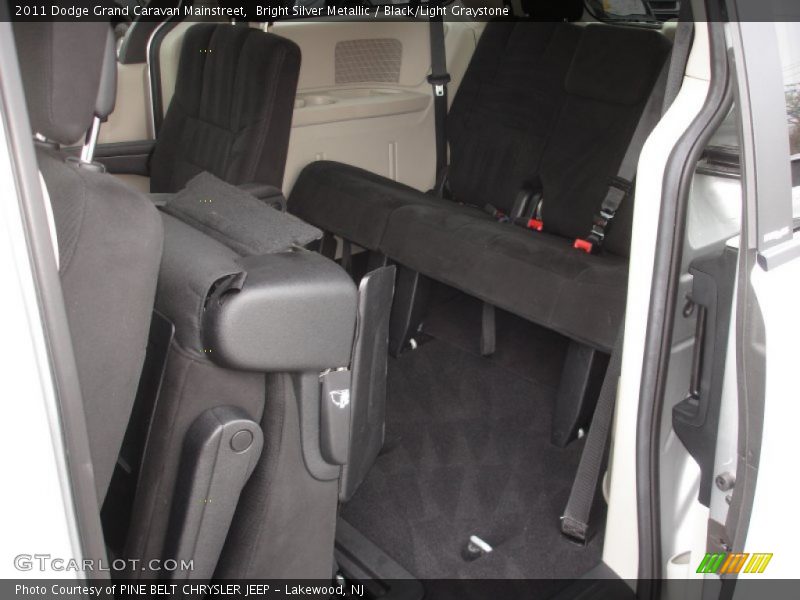 Bright Silver Metallic / Black/Light Graystone 2011 Dodge Grand Caravan Mainstreet