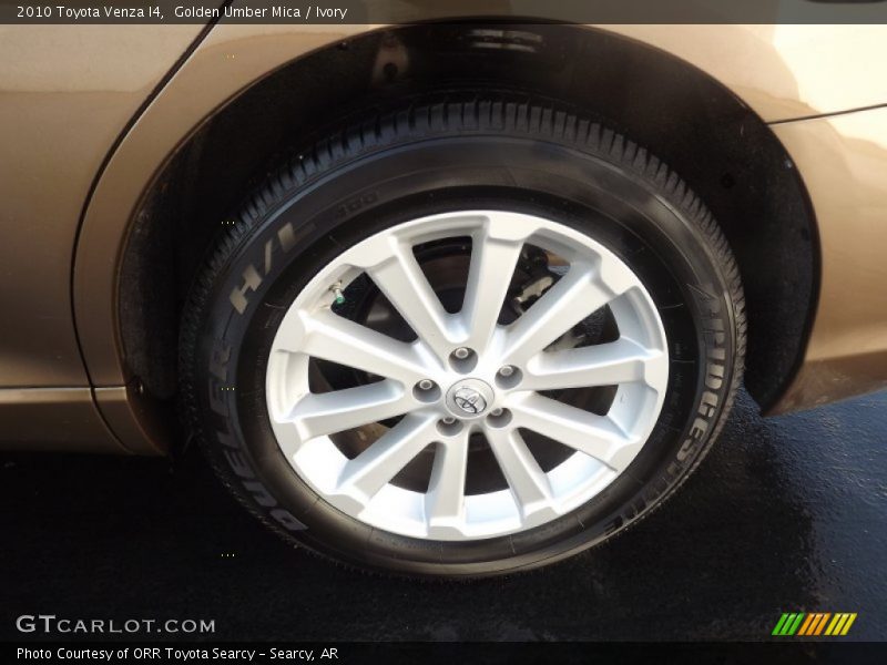 Golden Umber Mica / Ivory 2010 Toyota Venza I4