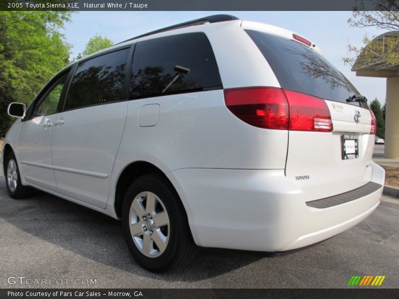 Natural White / Taupe 2005 Toyota Sienna XLE