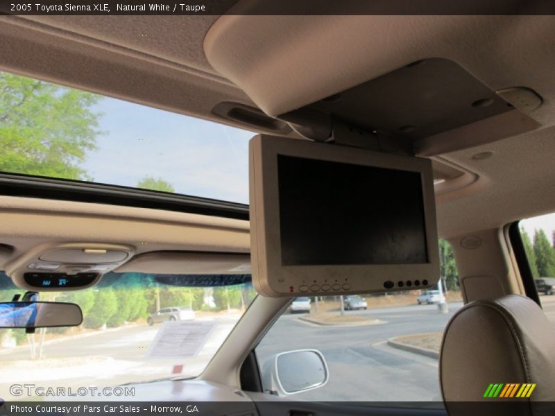 Natural White / Taupe 2005 Toyota Sienna XLE